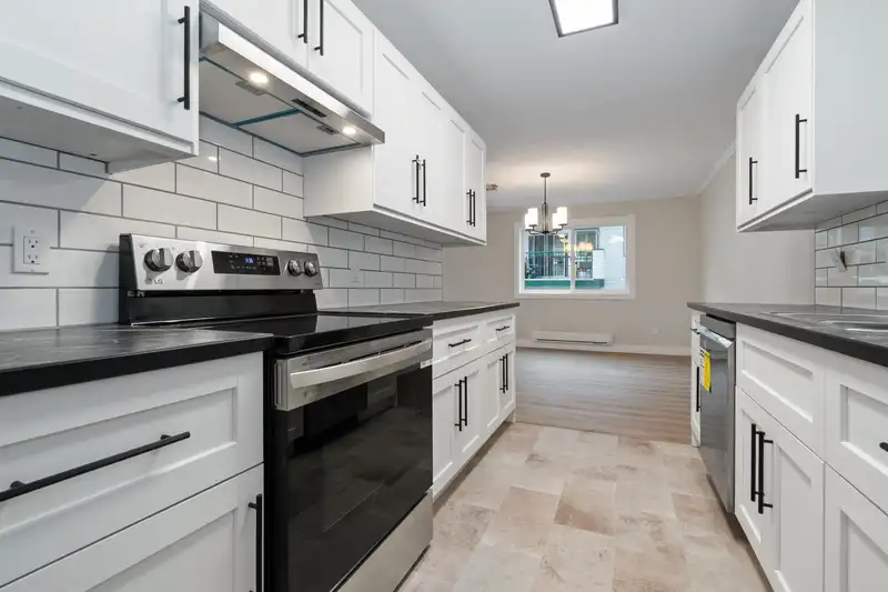 301 9175 EDWARD STREET - photo 3 of 26
