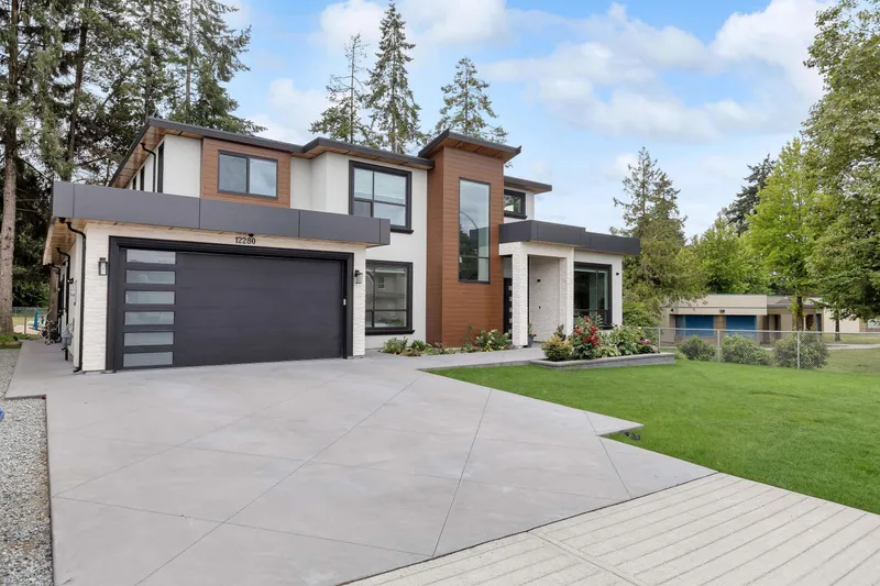 12280 70A AVENUE - photo 2 of 25