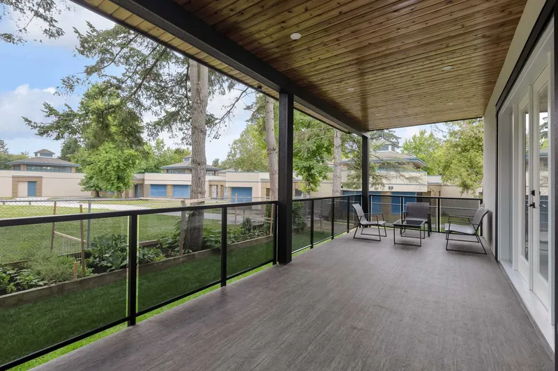 12280 70A AVENUE - photo 3 of 25