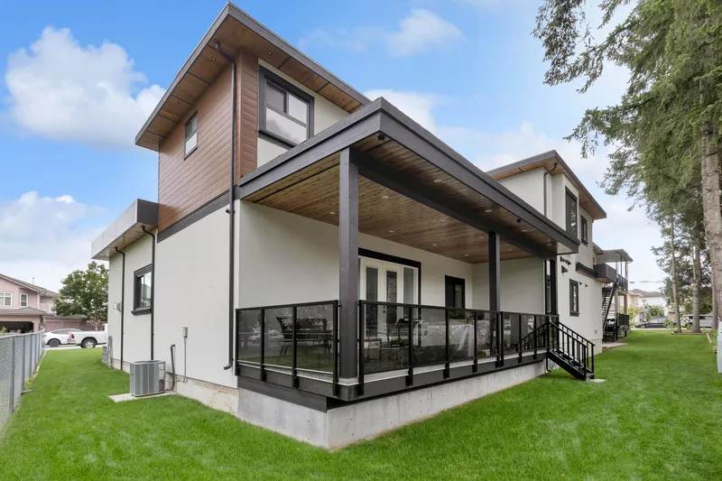 12280 70A AVENUE - photo 4 of 25