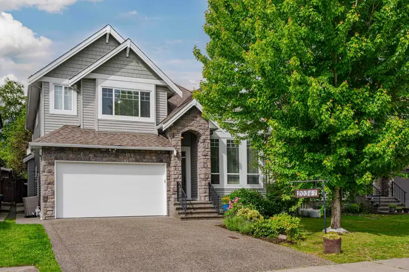 20347 98A AVENUE - photo 1 of 39