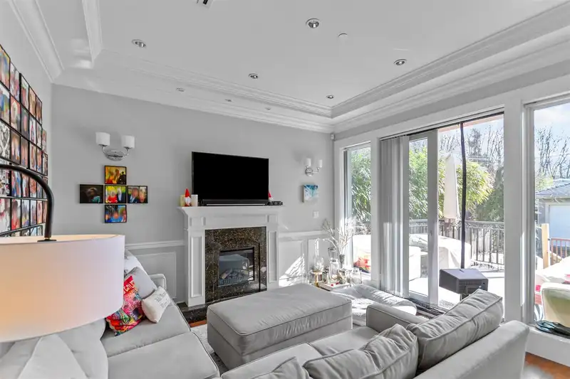 3368 W 12 AVENUE - photo 3 of 17