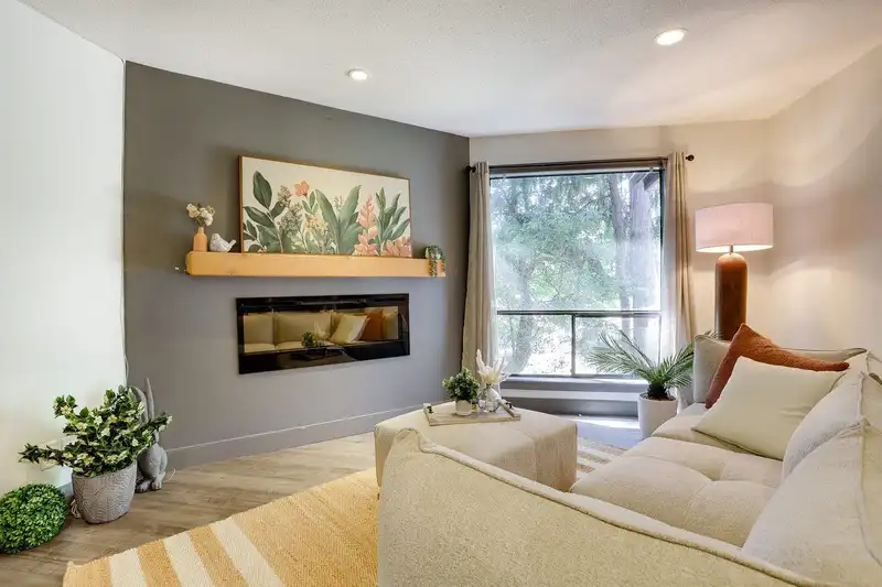 10532 HOLLY PARK LANE - photo 2 of 24