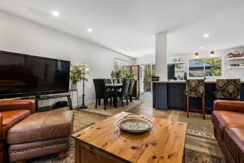 11571 284 STREET - photo 4 of 34