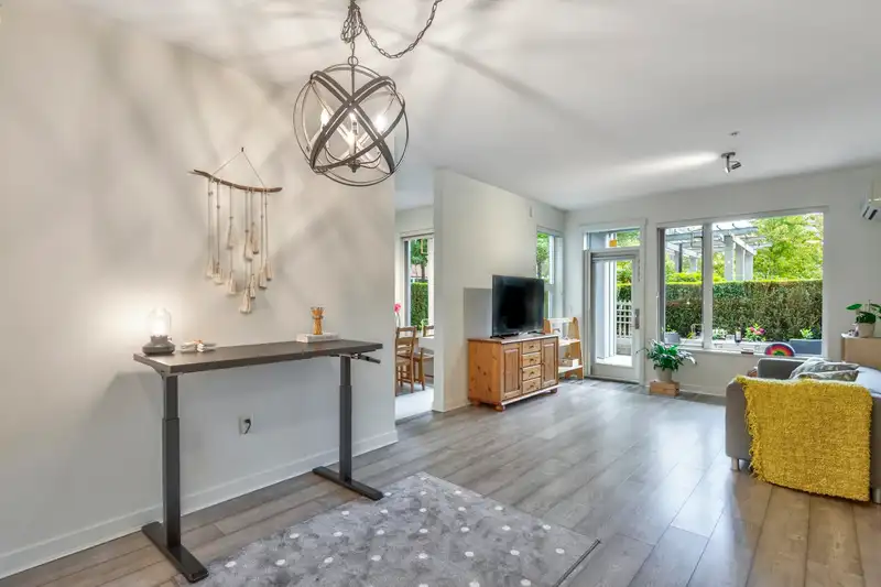 129 9399 ODLIN ROAD - photo 2 of 40