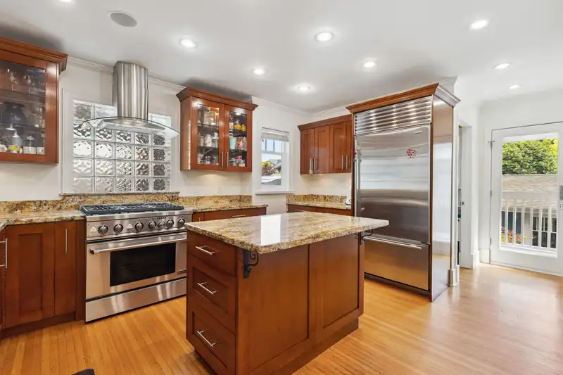 3728 W 24TH AVENUE - photo 3 of 35