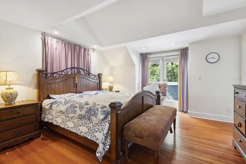 3728 W 24TH AVENUE - photo 4 of 35