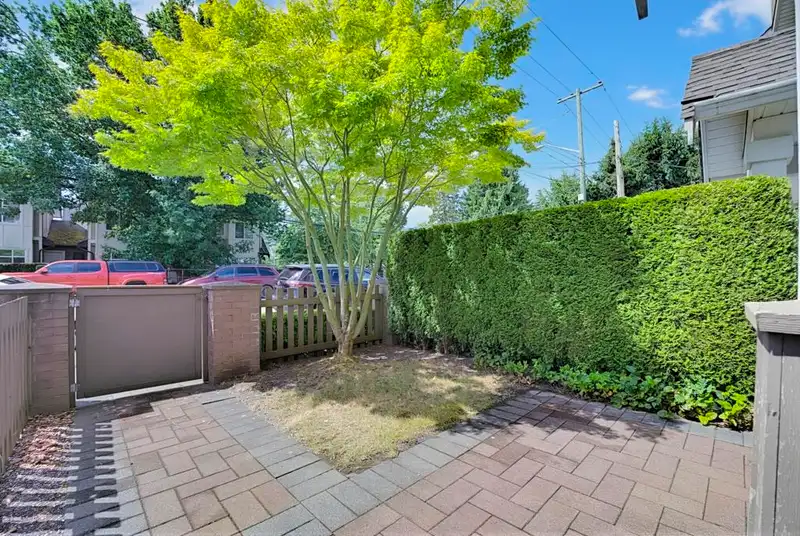 27 9451 GRANVILLE AVENUE - photo 3 of 34