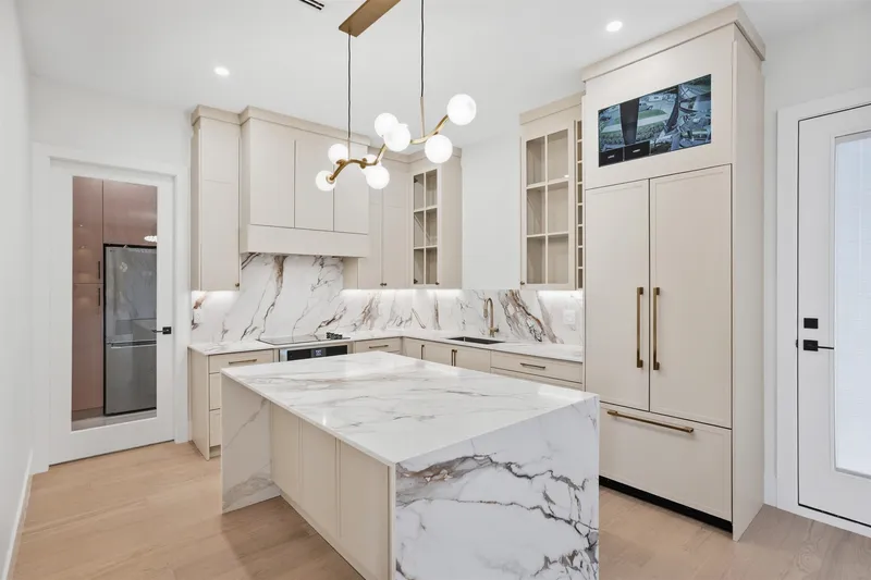 15630 23A AVENUE - photo 4 of 25