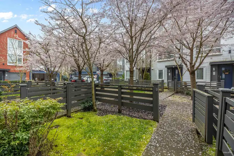 18 2310 RANGER LANE - photo 4 of 40