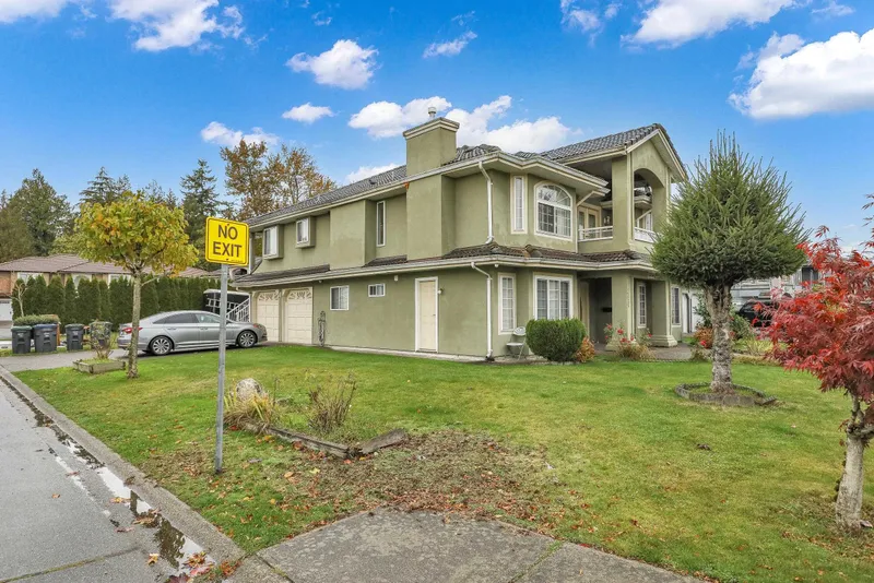 12255 64A AVENUE - photo 2 of 25