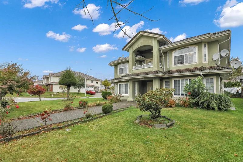 12255 64A AVENUE - photo 3 of 25