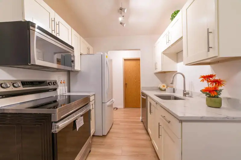 319 8651 WESTMINSTER HIGHWAY - photo 3 of 12