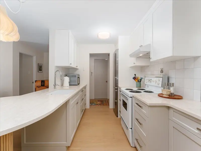 108 3787 W 4TH AVENUE - photo 1 of 22