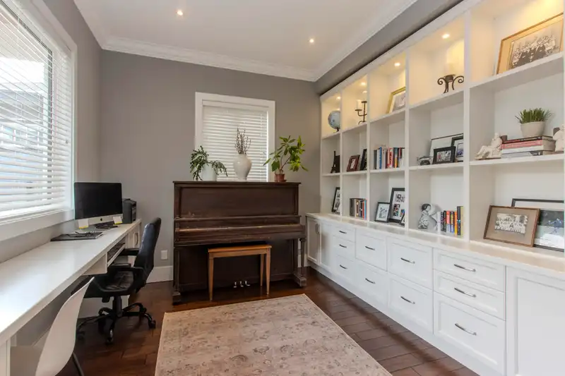 1018 JAY CRESCENT - photo 4 of 38