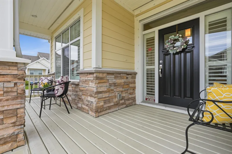 4653 APPLE LANE - photo 2 of 25