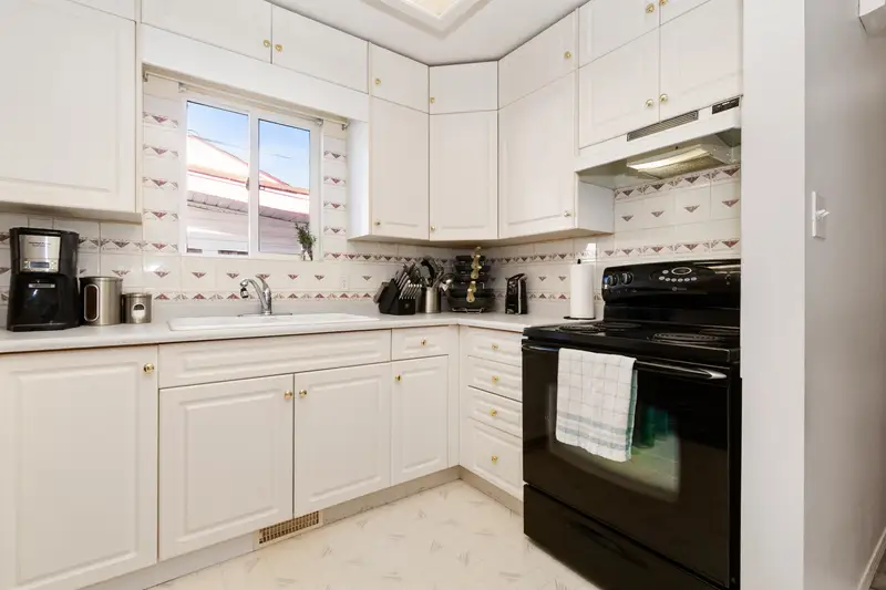 480 COQUIHALLA STREET - photo 4 of 20