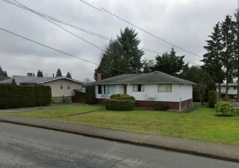 6850 HALIFAX STREET - photo 4 of 12