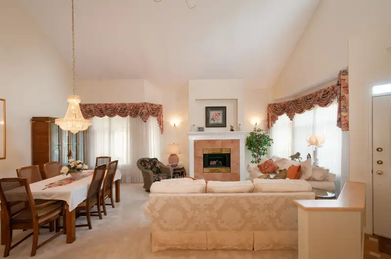 53 5531 CORNWALL DRIVE - photo 3 of 27