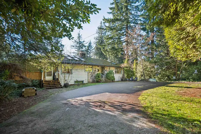 840 AUSTIN AVENUE - photo 1 of 24