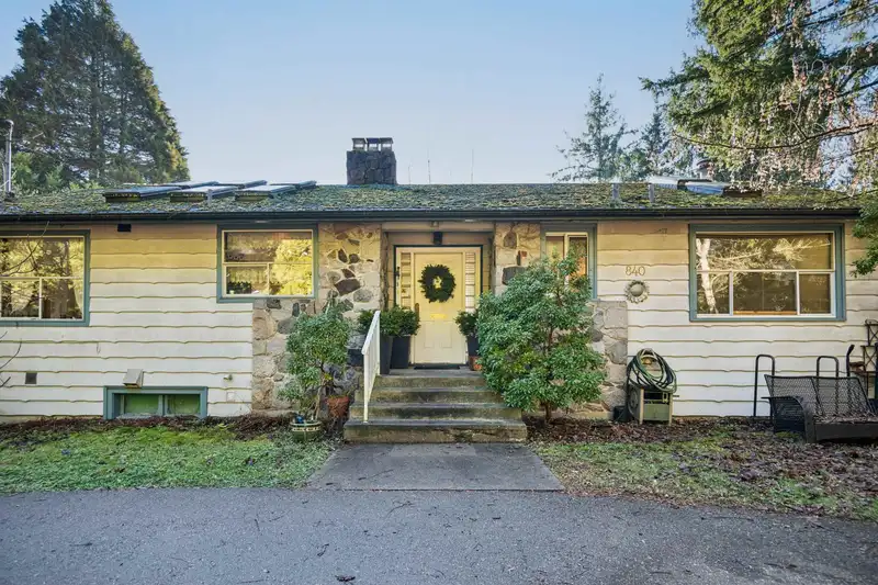 840 AUSTIN AVENUE - photo 3 of 24