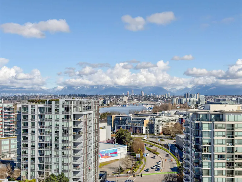 1803 5766 GILBERT ROAD - photo 4 of 25