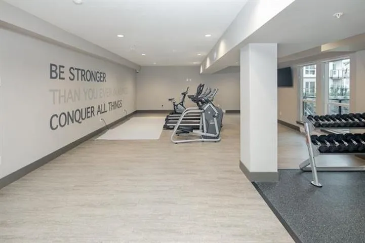 334 13768 108 AVENUE - photo 3 of 5