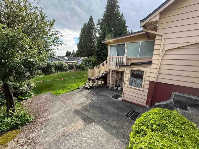 1734 DANSEY AVENUE - photo 3 of 9