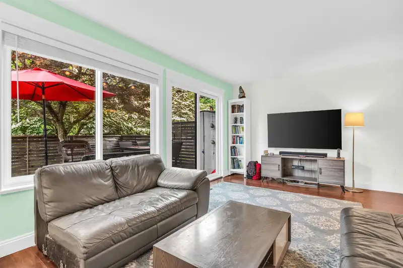39 1910 CEDAR VILLAGE CRESCENT - photo 3 of 40