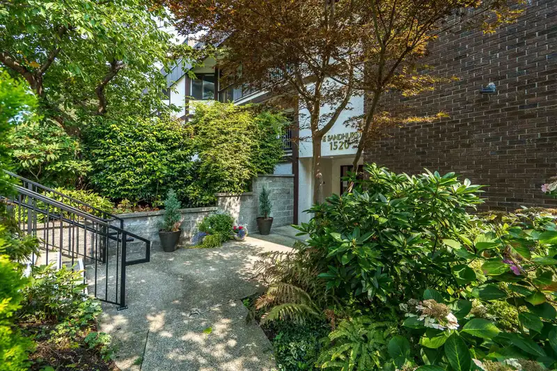 104 1520 VIDAL STREET - photo 4 of 39