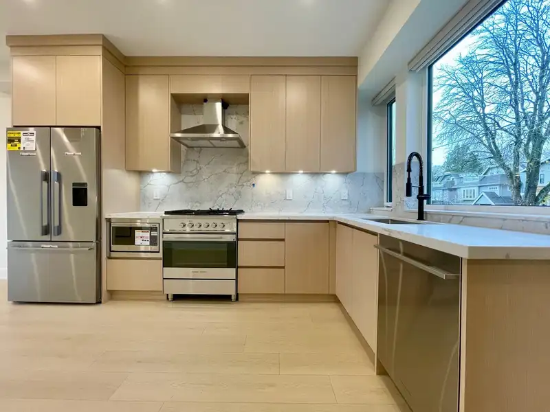 162 E 43RD AVENUE - photo 4 of 12