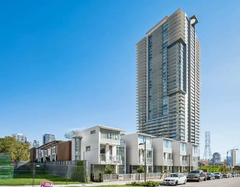 605 2388 MADISON AVENUE - photo 1 of 30