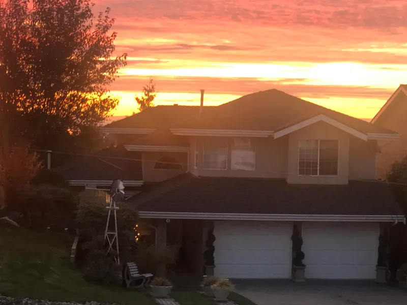 1641 53A STREET - photo 3 of 25