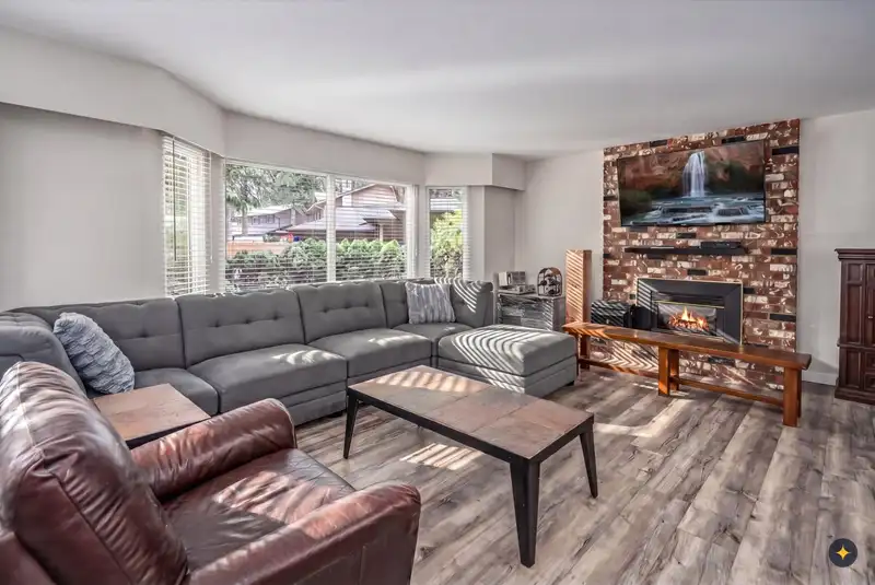 4185 199A CRESCENT - photo 2 of 30