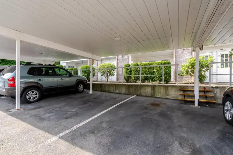 41 33123 GEORGE FERGUSON WAY - photo 3 of 35