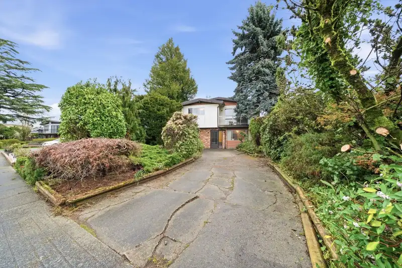 10600 SEAMOUNT ROAD - photo 2 of 40