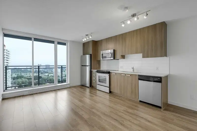 2305 13325 102A AVENUE - photo 2 of 29
