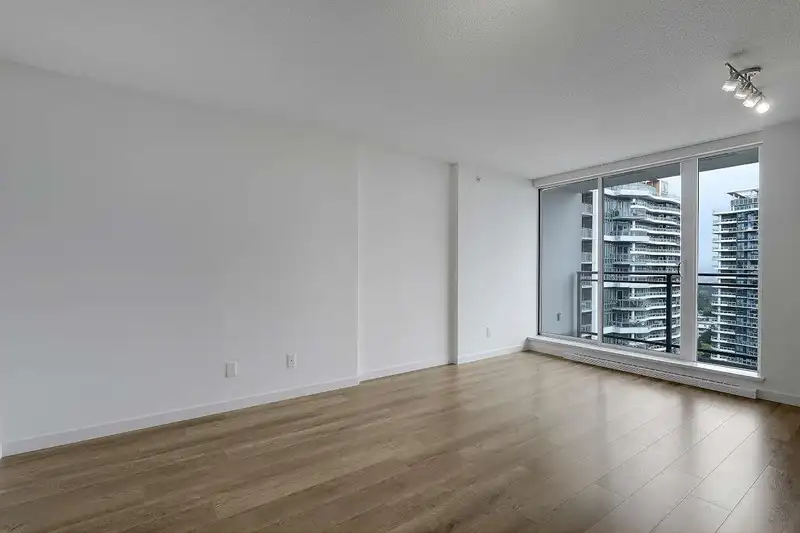 2305 13325 102A AVENUE - photo 4 of 29