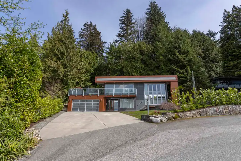 568 PALISADE DRIVE - photo 2 of 32