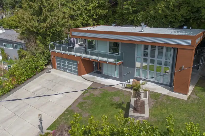 568 PALISADE DRIVE - photo 3 of 32