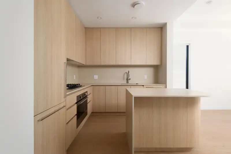 2407 N GRANDVIEW HIGHWAY - photo 2 of 40