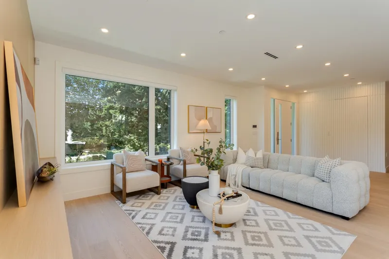 7178 EAST BOULEVARD - photo 4 of 25