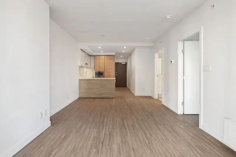 1505 13615 FRASER HIGHWAY - photo 2 of 25