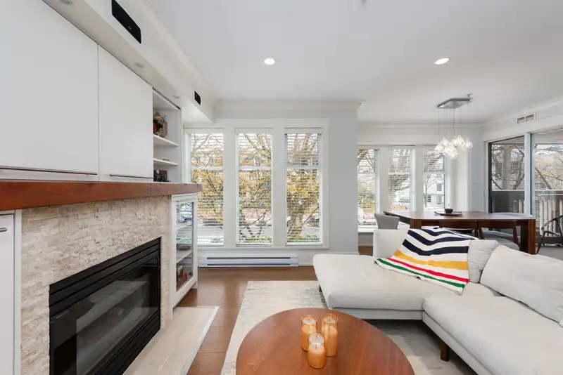 N209 628 W 13TH AVENUE - photo 2 of 37
