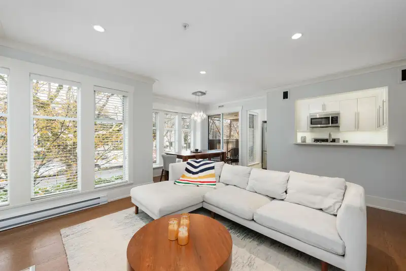 N209 628 W 13TH AVENUE - photo 4 of 37