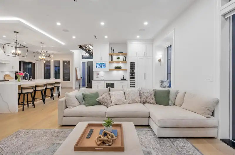 1395 W 21ST STREET - photo 4 of 19