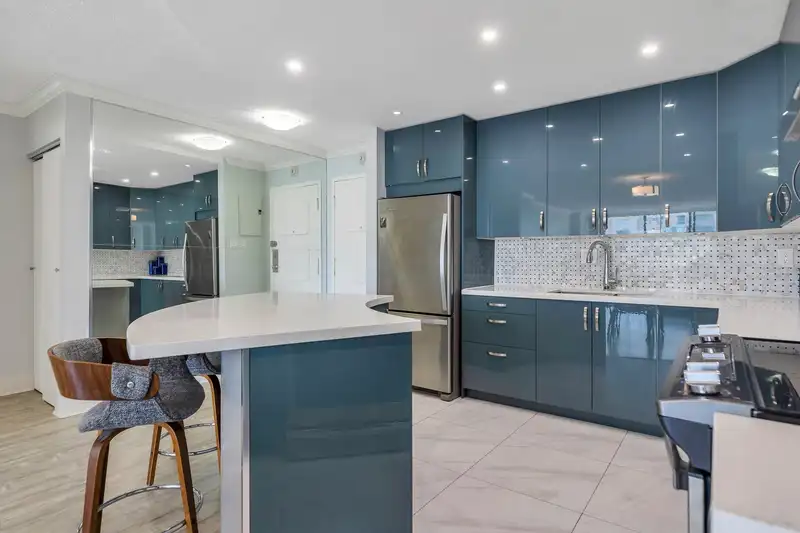 805 710 SEVENTH AVENUE - photo 3 of 39