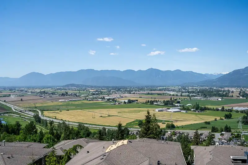 111 51075 FALLS COURT - photo 4 of 40