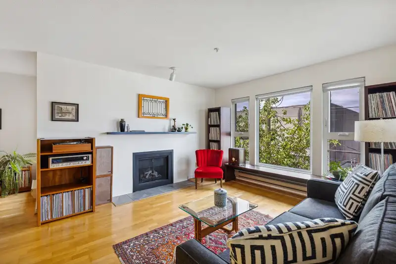 304 2121 W 5TH AVENUE - photo 4 of 29