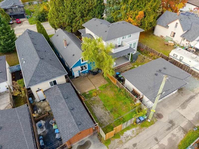 1016 TENTH AVENUE - photo 2 of 14